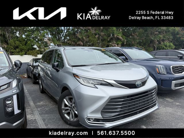 2021 Toyota Sienna Limited 7-Passenger