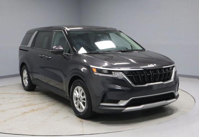 2024 Kia Carnival LX FWD