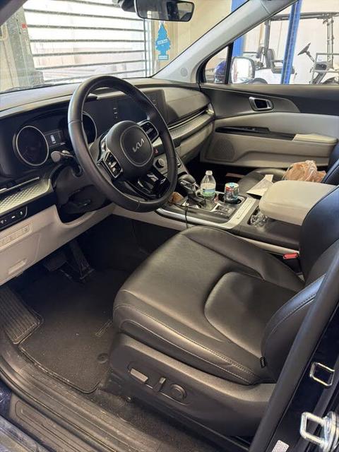 2024 Kia Carnival LX FWD