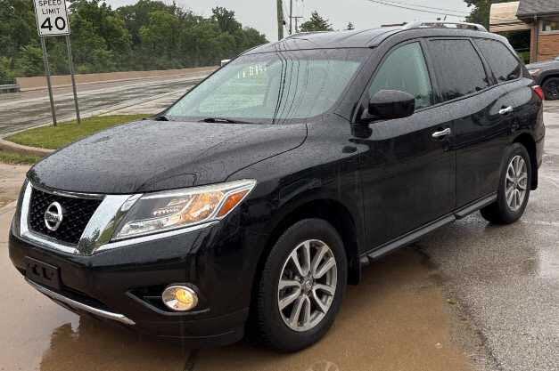 2016 Nissan Pathfinder SV