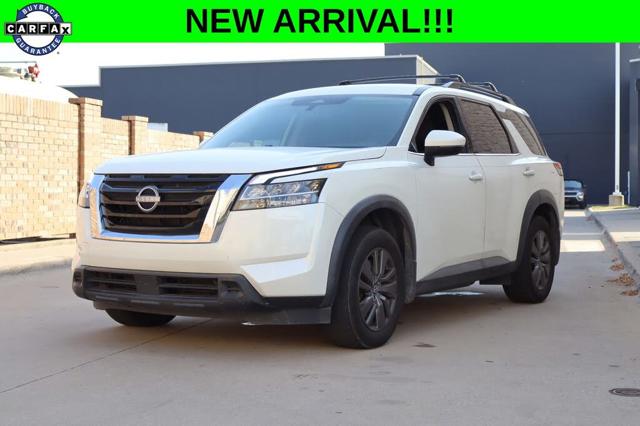 2022 Nissan Pathfinder SV