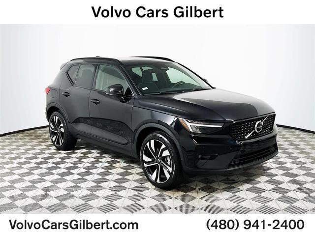2023 Volvo XC40 B5 Plus Dark Theme AWD