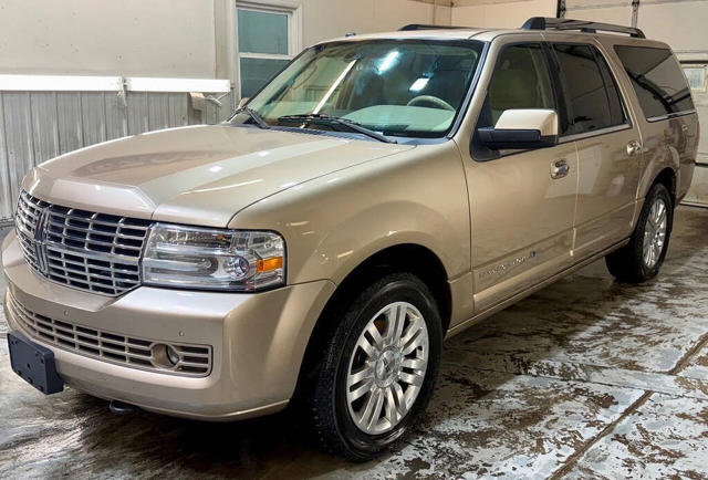 2014 Lincoln Navigator L Base