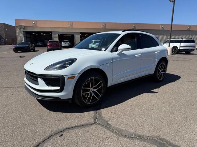 2022 Porsche Macan AWD