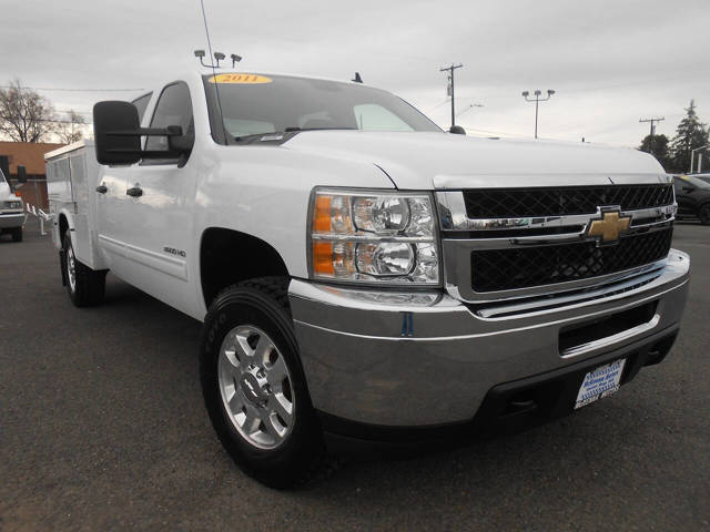 2011 Chevrolet Silverado 3500HD Chassis LT