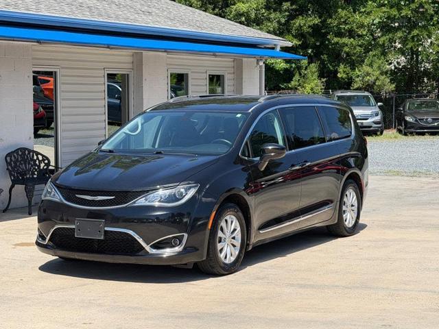 2017 Chrysler Pacifica Touring L FWD