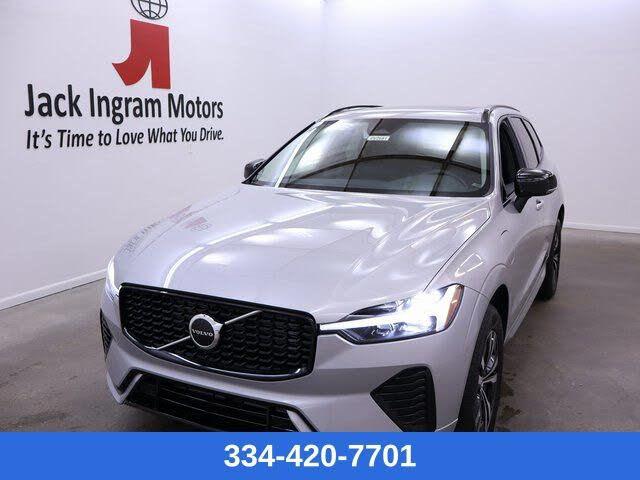 2025 Volvo XC60 Plug-In Hybrid Recharge T8 Core Dark Theme eA