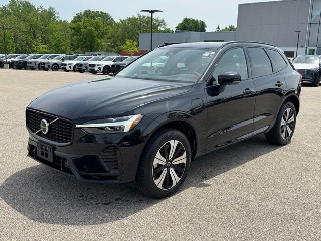2025 Volvo XC60 Plug-In Hybrid Recharge T8 Plus Dark Theme eA