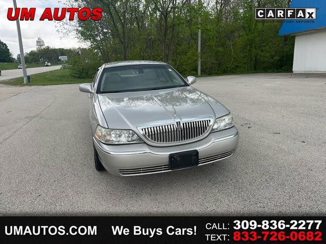 2003 Lincoln Town Car Signature