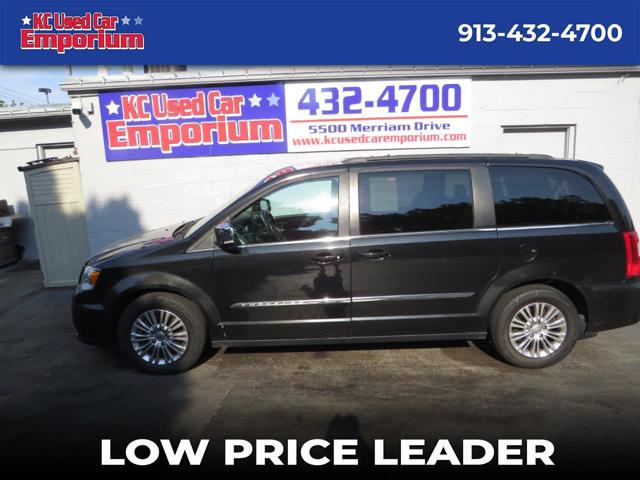 2015 Chrysler Town and Country Touring-L