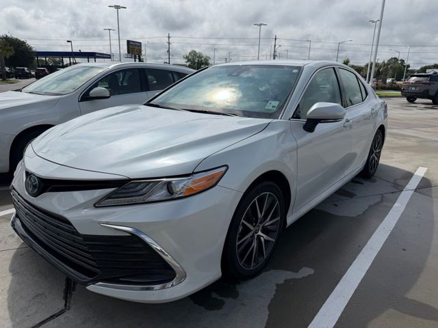 2024 Toyota Camry Hybrid XLE