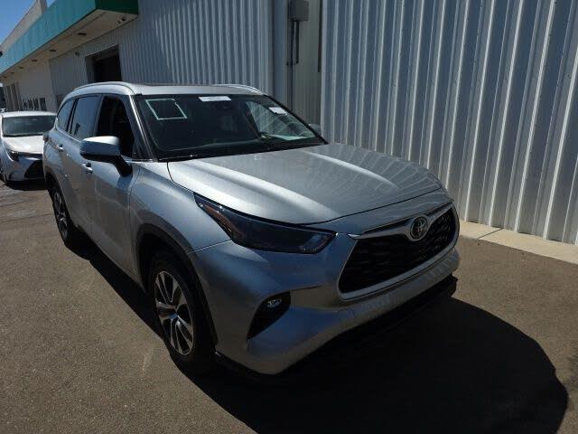2024 Toyota Highlander XLE FWD