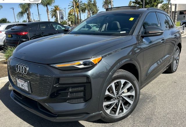 2025 Audi Q6 e-tron quattro Premium