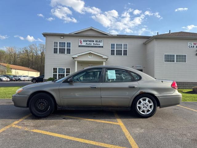 2004 Ford Taurus SE
