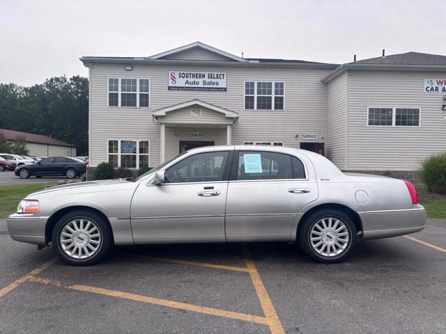 2004 Lincoln Town Car Executive