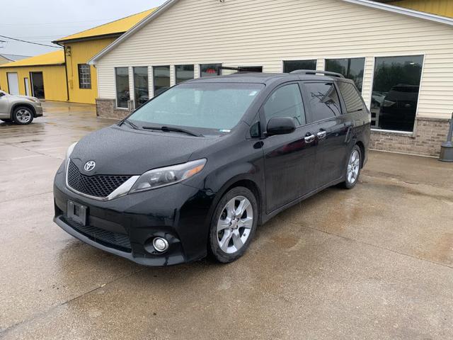 2015 Toyota Sienna SE 8-Passenger