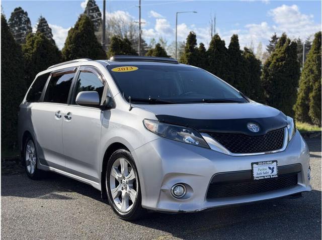 2013 Toyota Sienna SE 8-Passenger