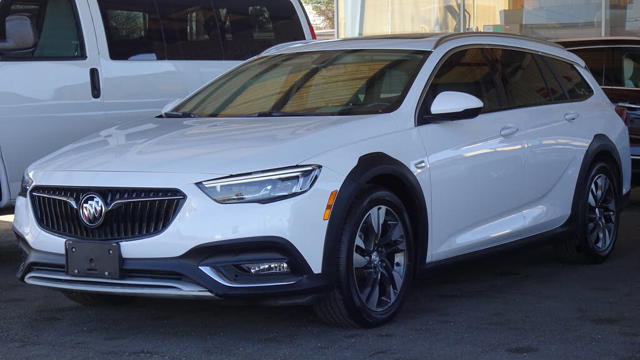 2018 Buick Regal TourX Essence