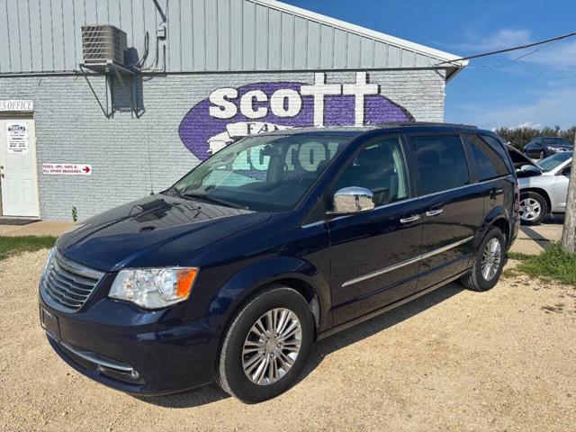 2015 Chrysler Town and Country Touring-L
