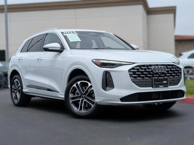 2025 Audi Q5 quattro Premium TFSI
