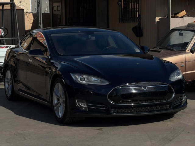 2013 Tesla Model S Performance