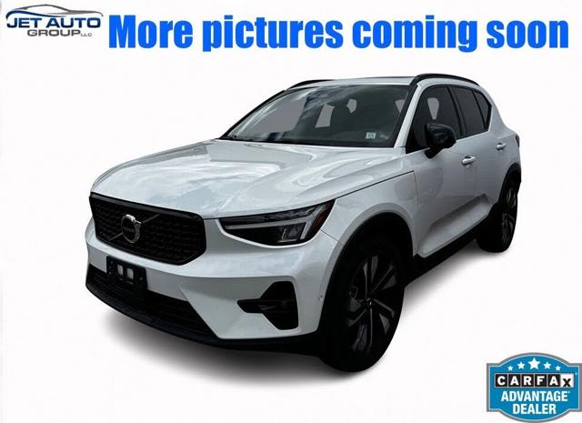 2023 Volvo XC40 B5 Plus Dark Theme AWD