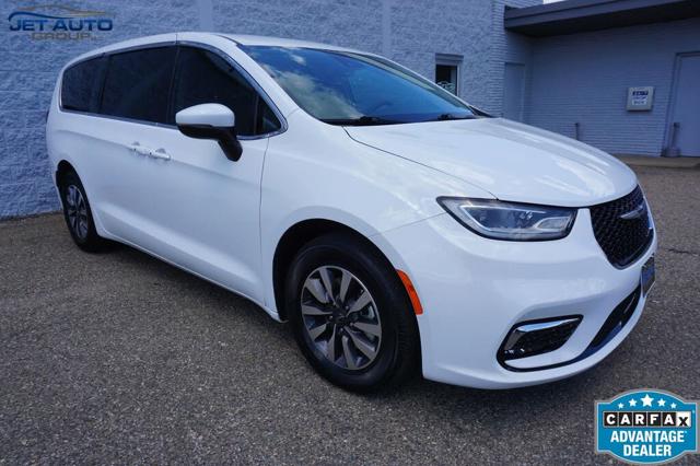 2023 Chrysler Pacifica Hybrid Touring L