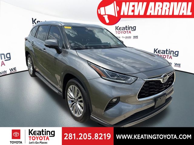 2025 Toyota Highlander Hybrid Platinum