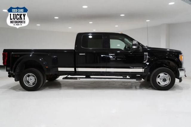 2017 Ford Super Duty F-350 DRW Lariat