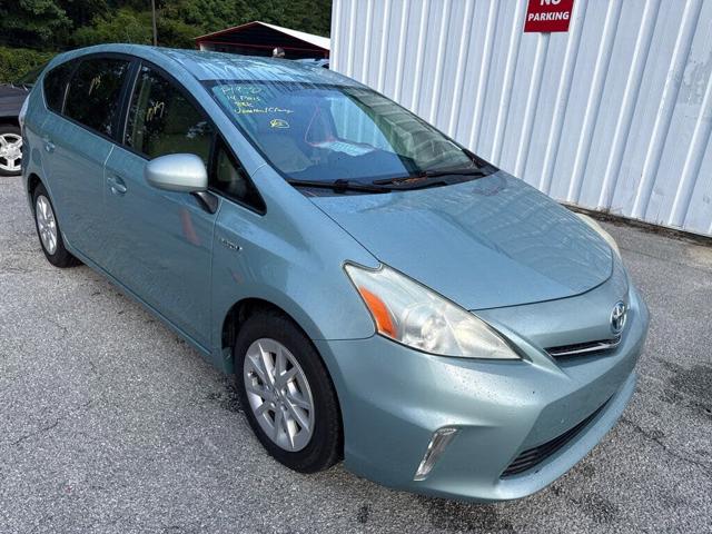 2014 Toyota Prius v Three