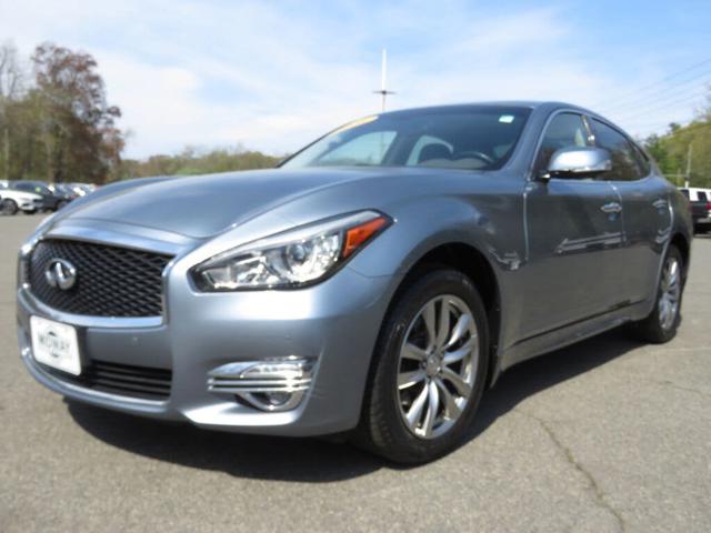 2016 Infiniti Q70 3.7