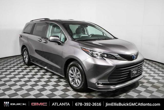 2024 Toyota Sienna XLE 7-Passenger FWD
