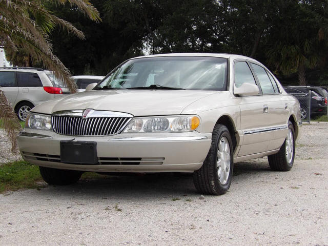 2002 Lincoln Continental Base