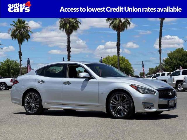 2017 Infiniti Q70 3.7