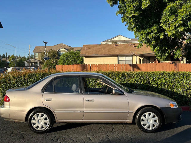 2001 Toyota Corolla LE
