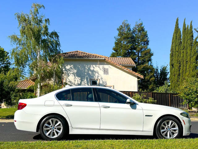 2016 BMW 5 Series 528i