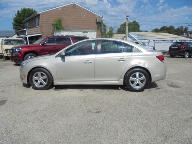 2014 Chevrolet Cruze 1LT Sedan FWD