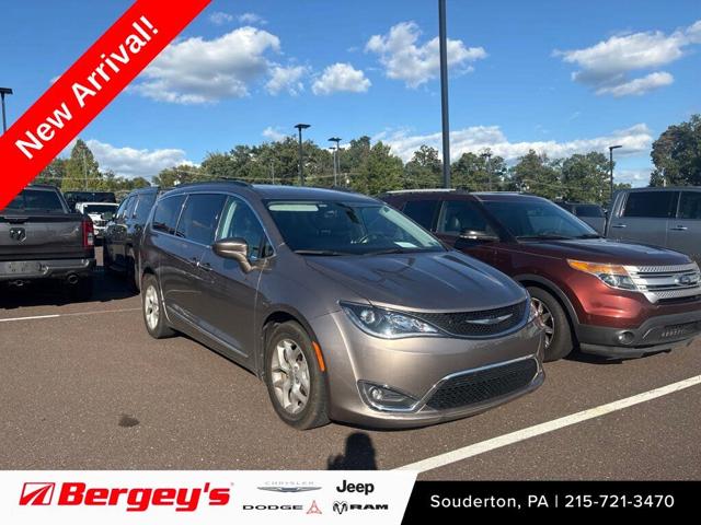 2017 Chrysler Pacifica Touring L FWD