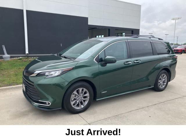 2021 Toyota Sienna XLE 7-Passenger FWD
