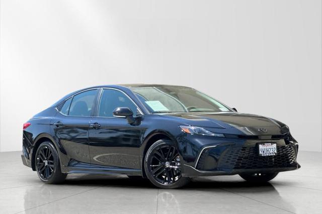 2026 Toyota Camry SE FWD