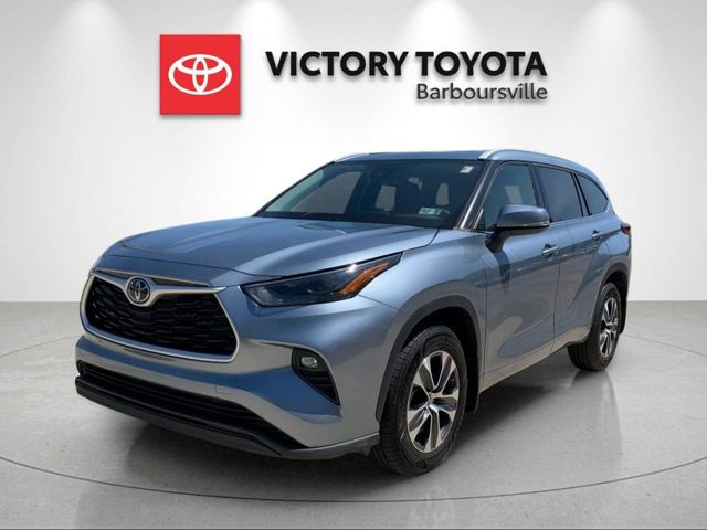 2022 Toyota Highlander XLE AWD
