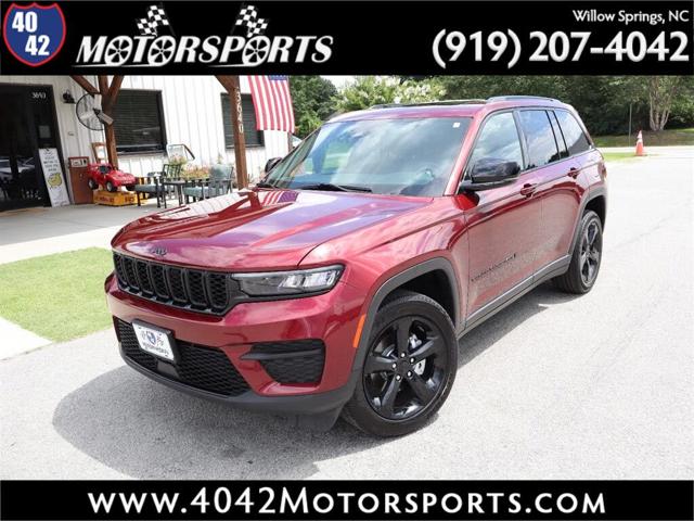 2022 Jeep Grand Cherokee Laredo 4WD