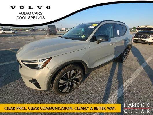 2024 Volvo XC40 B5 Plus Dark Theme AWD