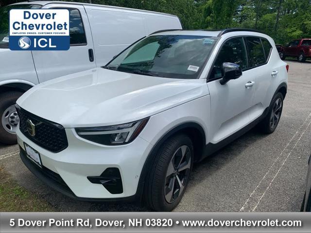 2024 Volvo XC40 B5 Plus Dark Theme AWD