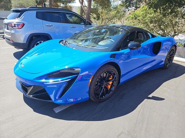 2025 McLaren Artura Spider Base