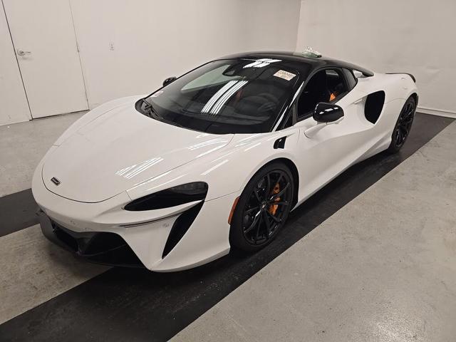 2023 McLaren Artura Base