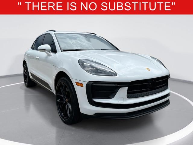 2022 Porsche Macan Base