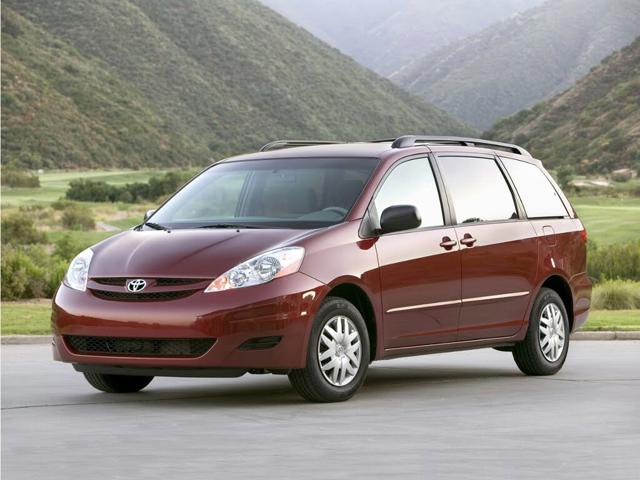2010 Toyota Sienna CE 7-Passenger