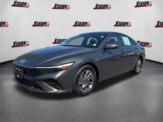 2024 Hyundai Elantra SEL FWD