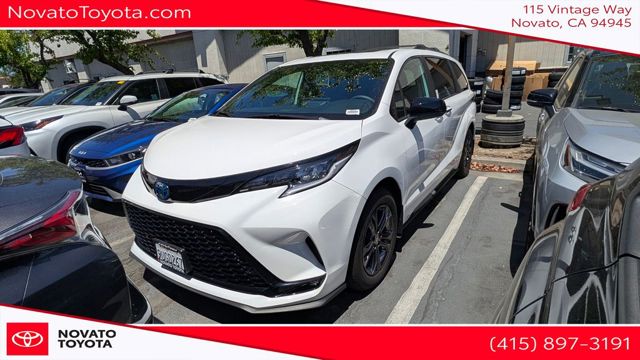 2025 Toyota Sienna XSE 7-Passenger